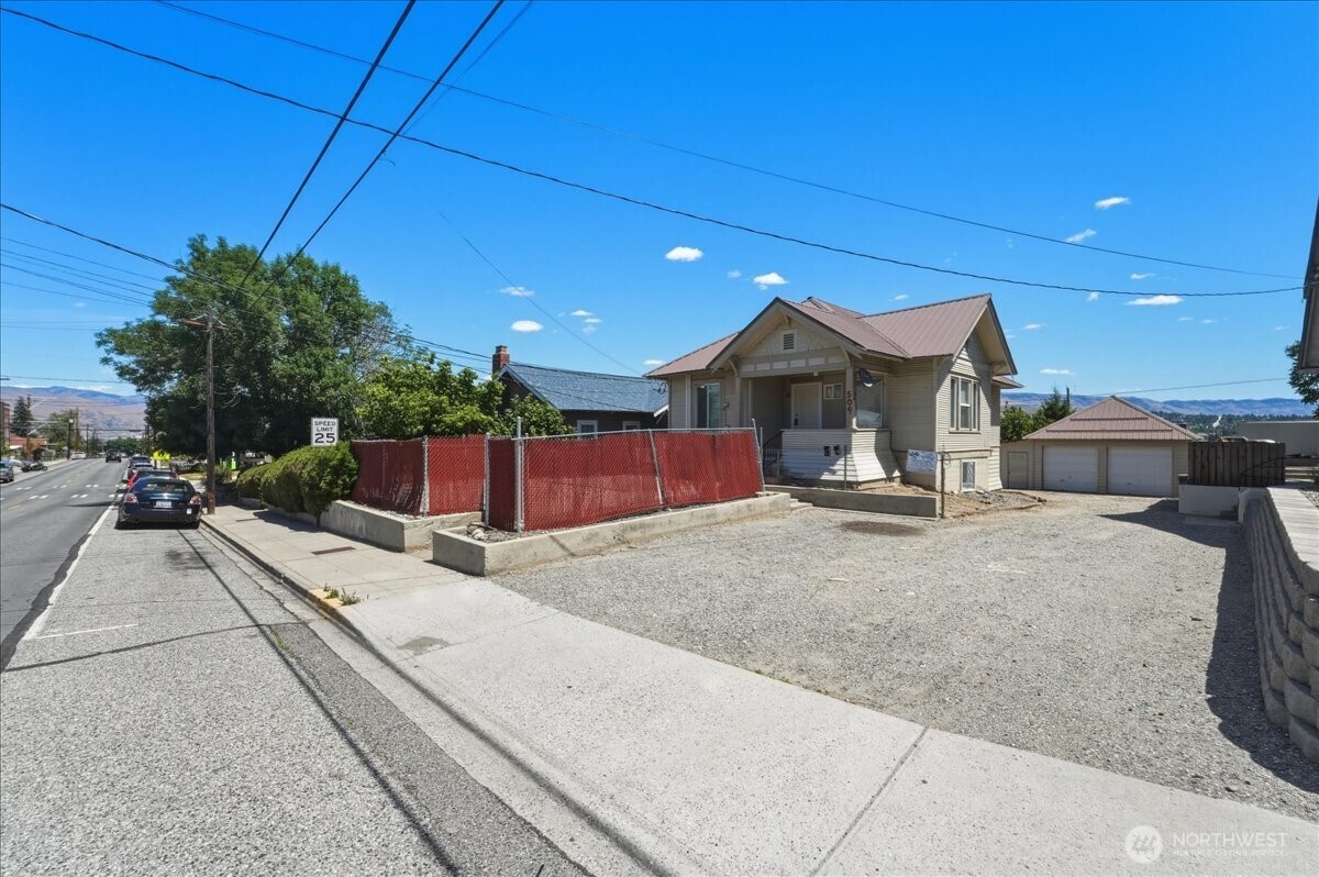 509 Okanogan Avenue