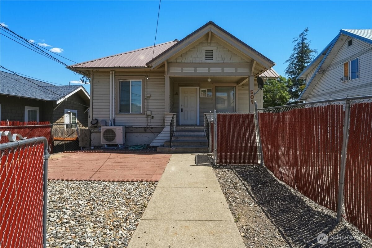 509 Okanogan Avenue