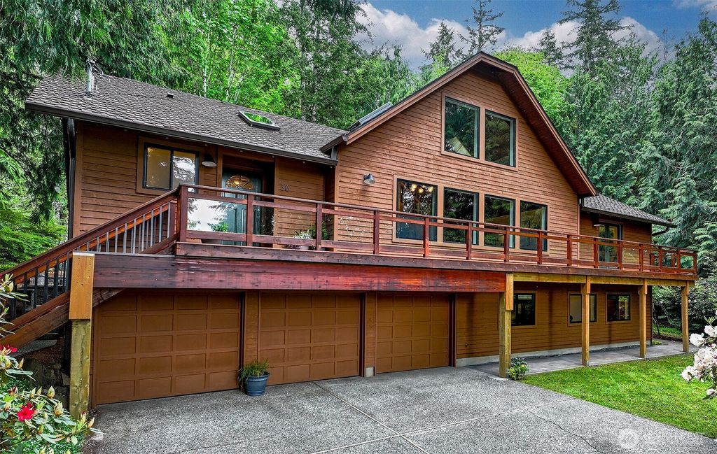 Photo of 36 211th Place SE, Sammamish, WA 98074 (MLS # 2370342)