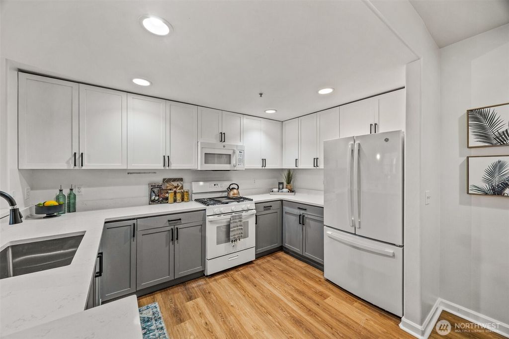 Photo of 4722 12th Avenue NE #203, Seattle, WA 98105 (MLS # 2440267)