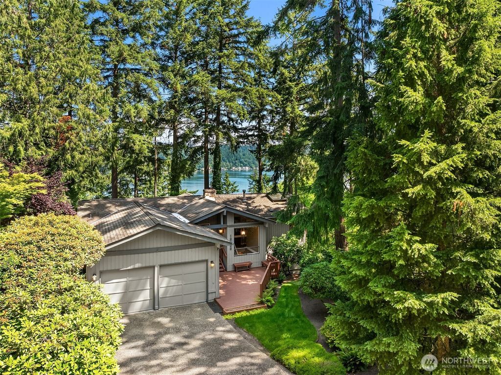 Photo of 18920 NE 20th Court, Redmond, WA 98052 (MLS # 2412970)