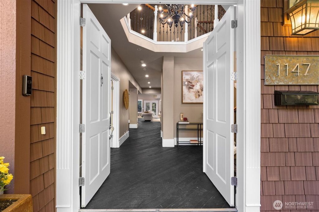 Photo of 1147 Federal Avenue E, Seattle, WA 98102 (MLS # 2478461)