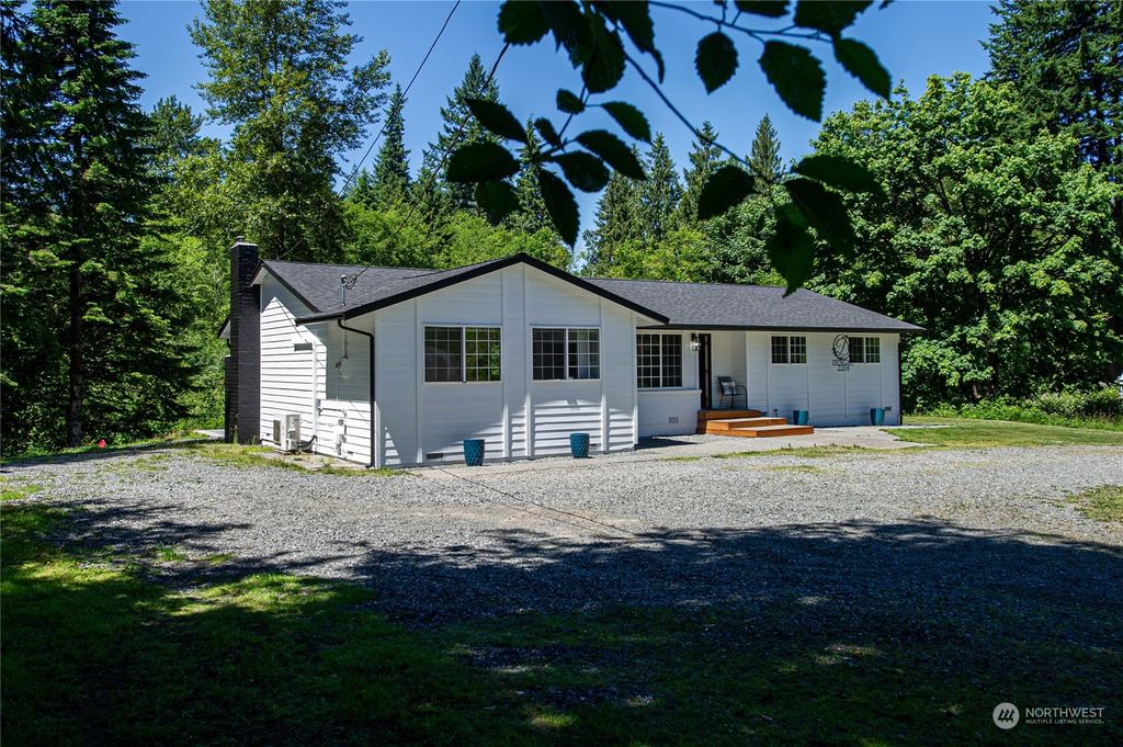 Photo of 2204 163rd Drive SE, Snohomish, WA 98290 (MLS # 2134924)