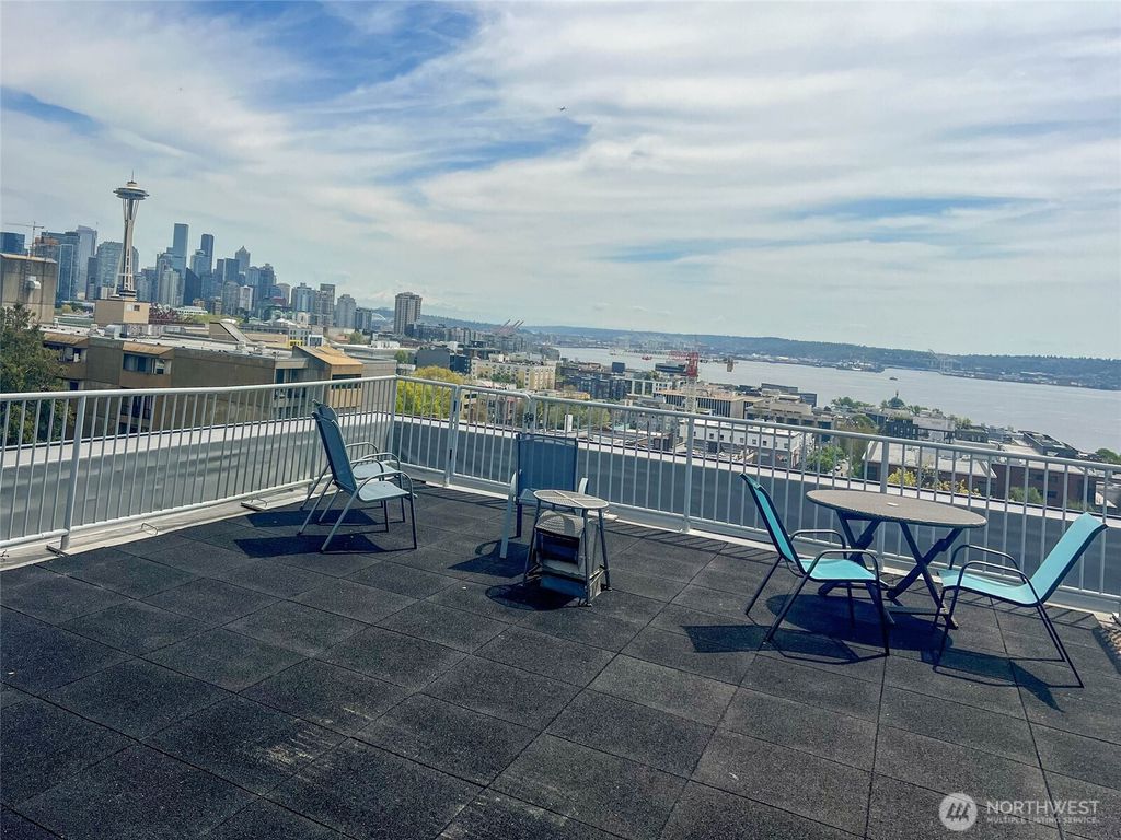 Photo of 919 2nd Avenue W #505, Seattle, WA 98119 (MLS # 2515819)