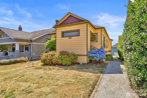 Photo of 1427 Burwell Street, Bremerton, WA 98337 (MLS # 2555980)