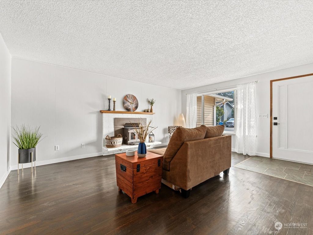 Photo of 4232 S 290th Street, Auburn, WA 98001 (MLS # 2009558)