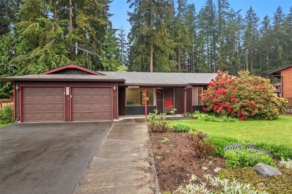 Photo of 5730 173rd Place SW, Lynnwood, WA 98037 (MLS # 2234687)