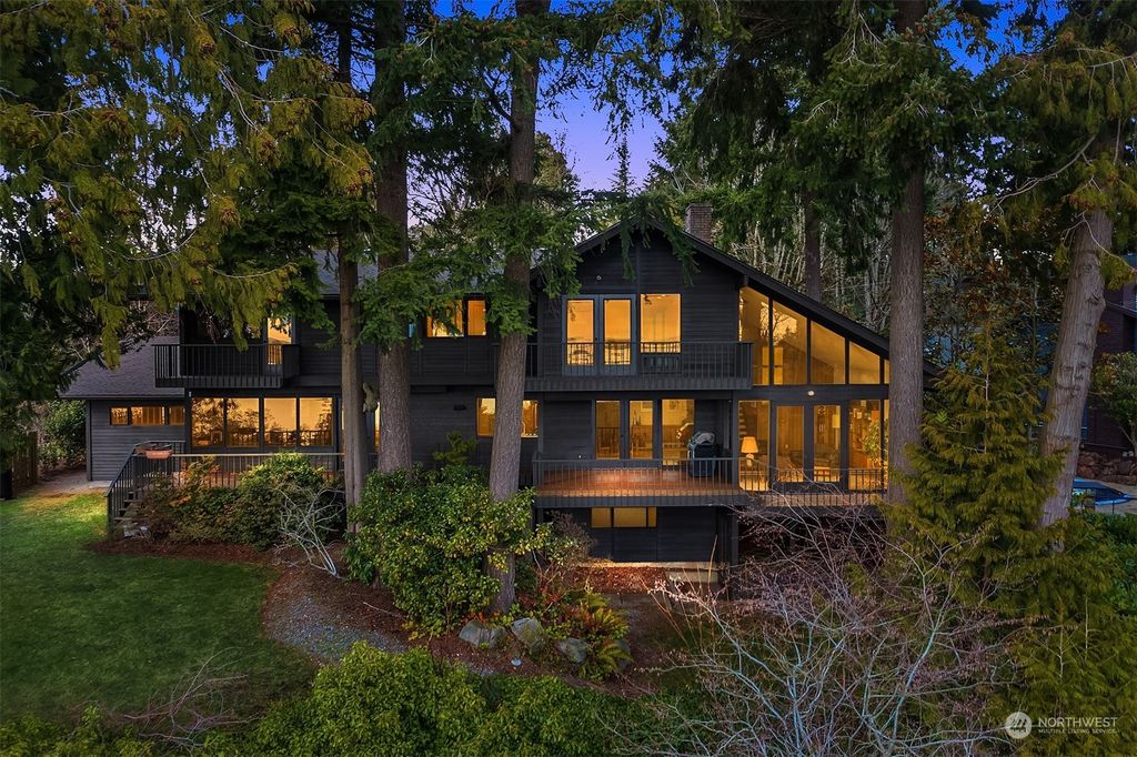 Photo of 6643 NE 132nd Street, Kirkland, WA 98034 (MLS # 2042162)