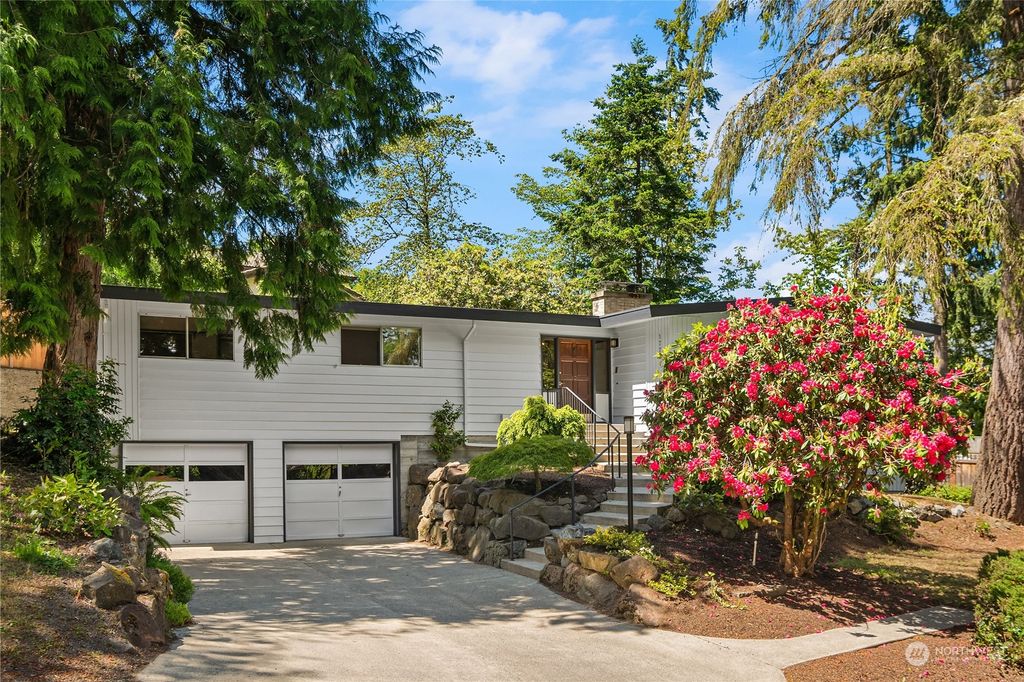 Photo of 17731 22nd Avenue NE, Shoreline, WA 98155 (MLS # 2247245)