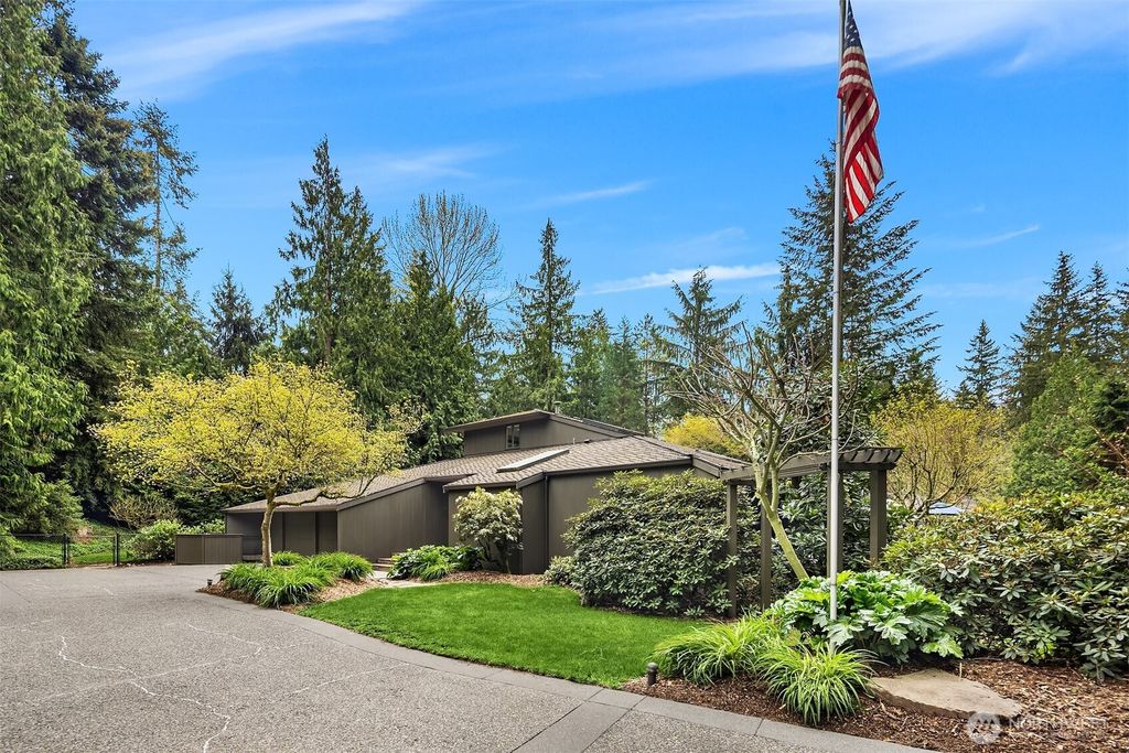 Photo of 3908 142nd Place NE, Bellevue, WA 98007 (MLS # 2523814)