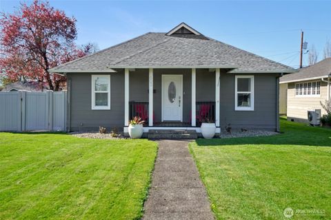 Photo of 603 15th Avenue, Longview, WA 98632 (MLS # 2500872)