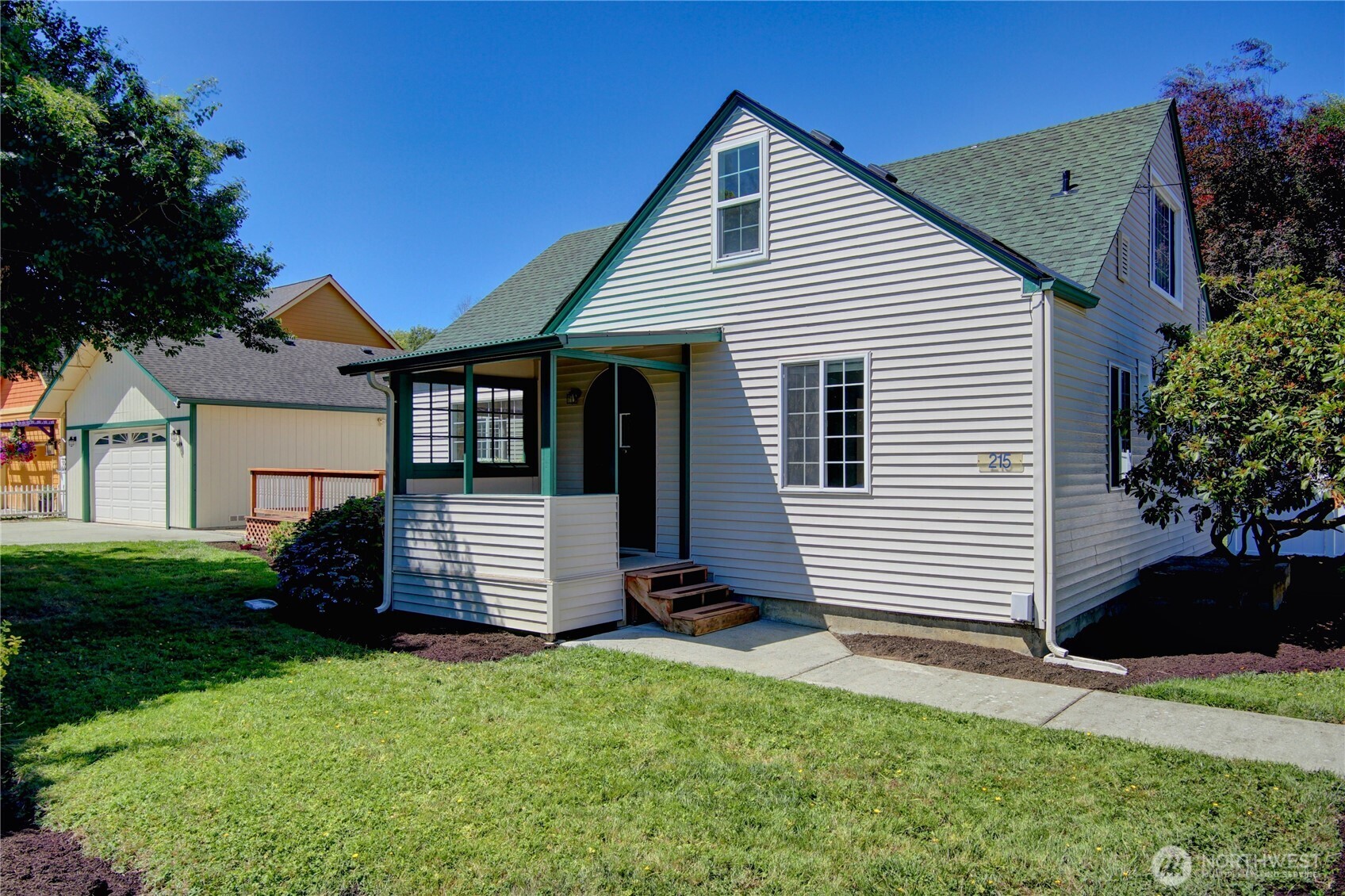 215 N 6th Street