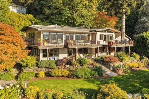 Photo of 13210 Holmes Point Drive NE, Kirkland, WA 98034 (MLS # 2587638)