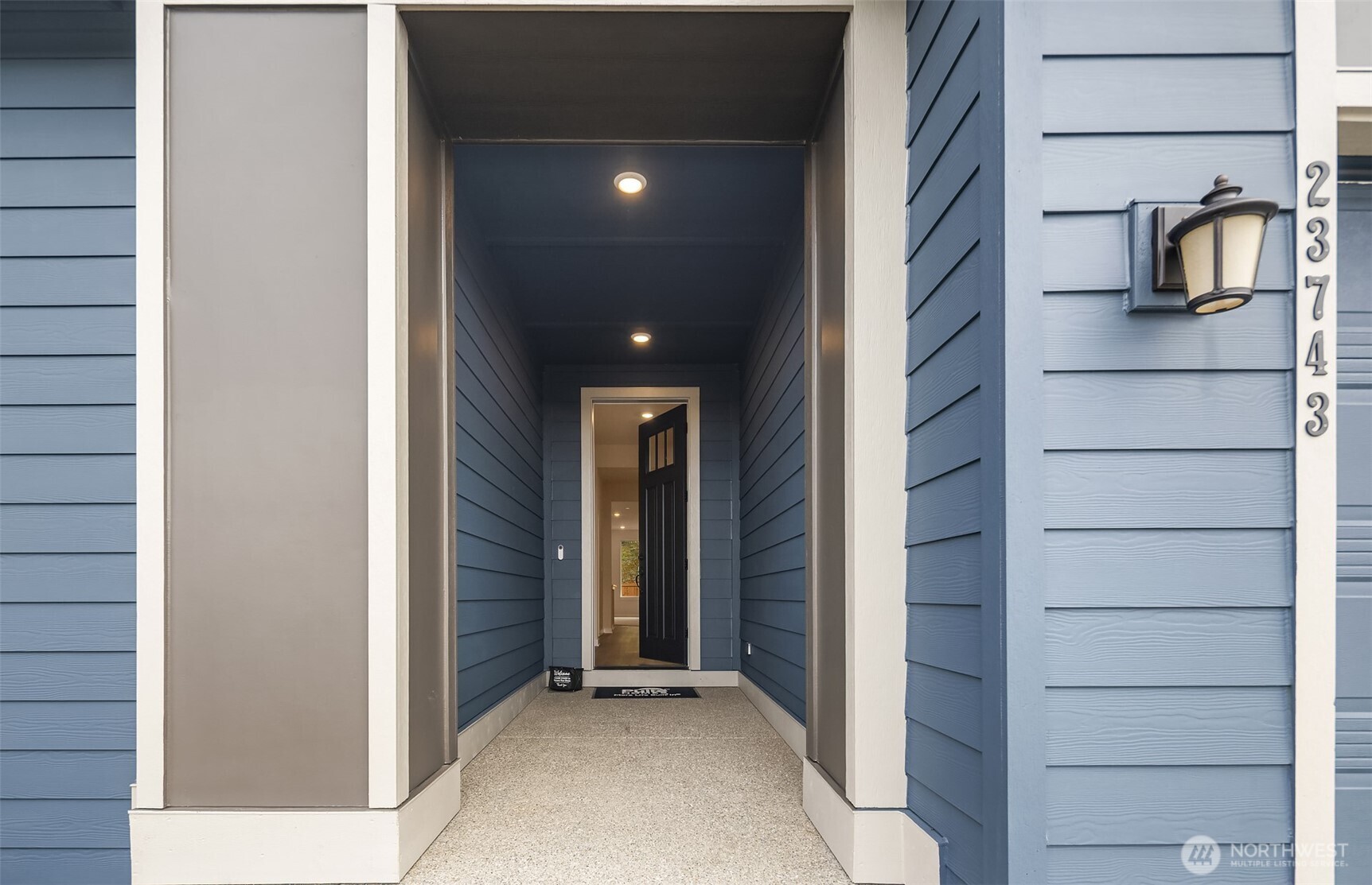 23743 Marinwood Circle NE 02812