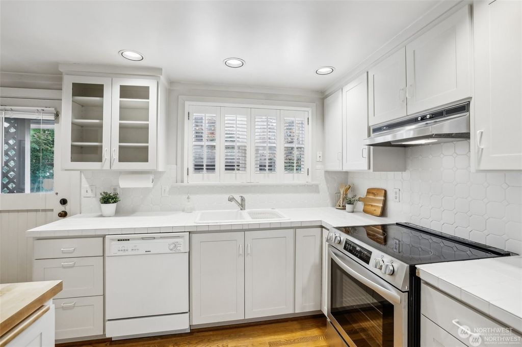 listing image 9369862474336865507