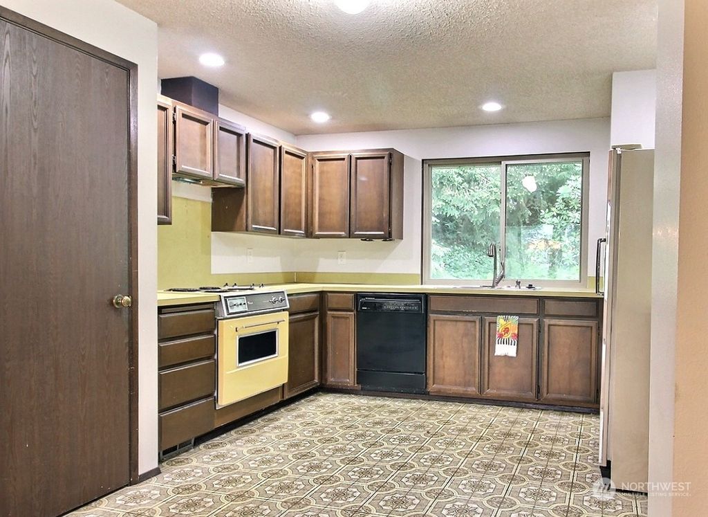 Photo of 2125 SW 308th Court, Federal Way, WA 98023 (MLS # 2236951)