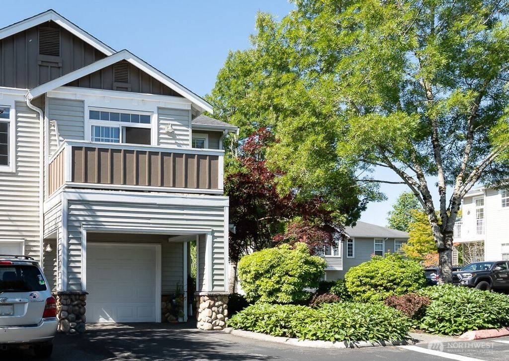 Photo of 1855 Trossachs Boulevard SE #205, Sammamish, WA 98075 (MLS # 2417417)