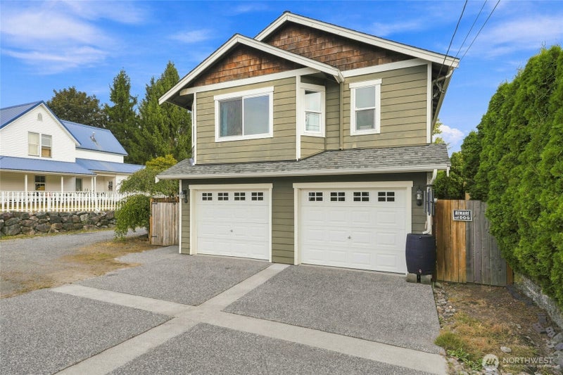 109 E Pioneer Street