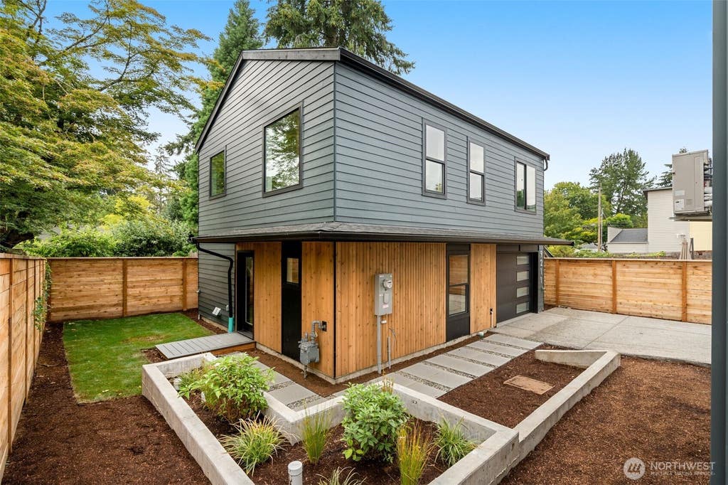 Photo of 9211 12th Avenue NE, Seattle, WA 98115 (MLS # 2557691)