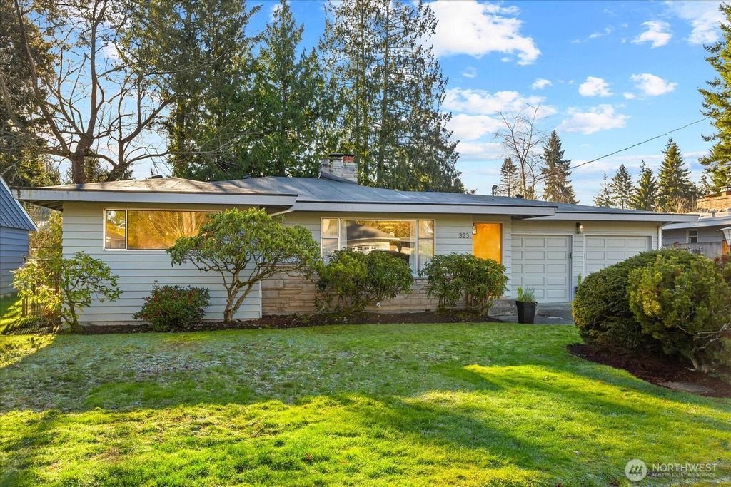 Photo of 323 NW 202nd Street, Shoreline, WA 98177 (MLS # 2469955)