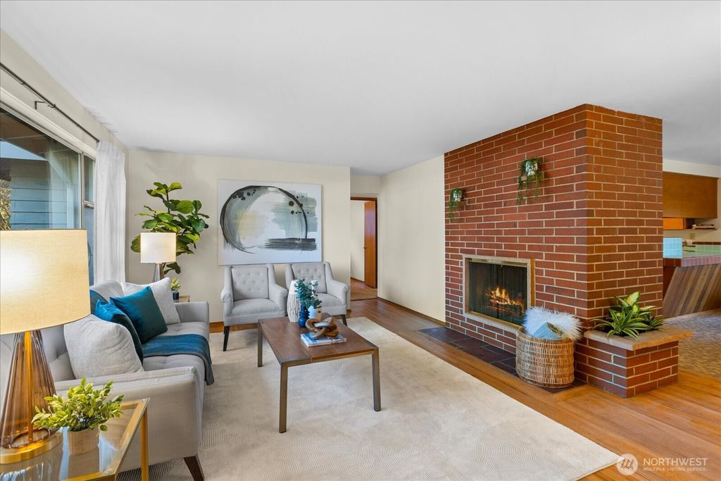 Photo of 323 NW 202nd Street, Shoreline, WA 98177 (MLS # 2469955)