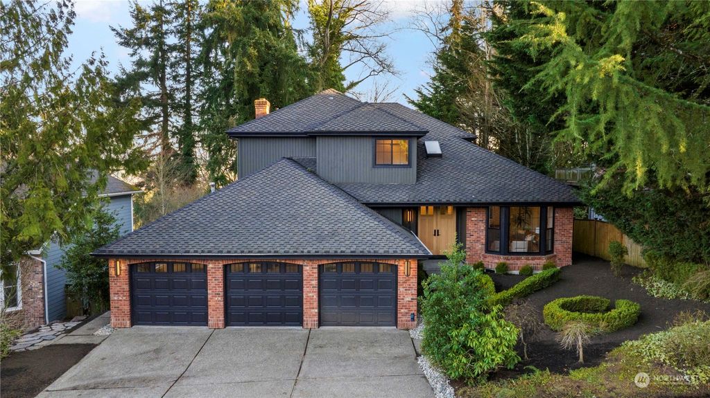 Photo of 18303 NE 99th Way, Redmond, WA 98052 (MLS # 2047827)