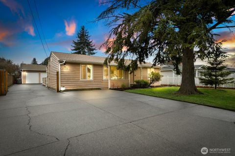 Photo of 16137 120th Avenue SE, Renton, WA 98058 (MLS # 2488256)