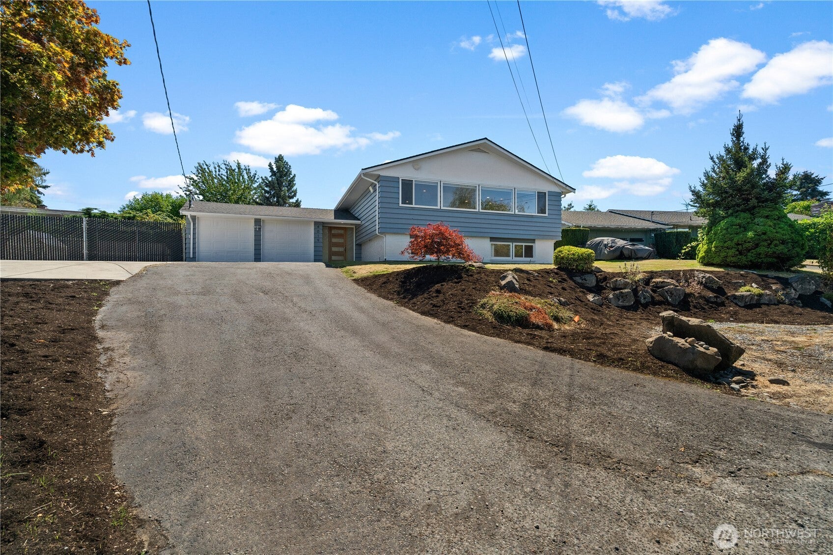 4019 Robin Road W