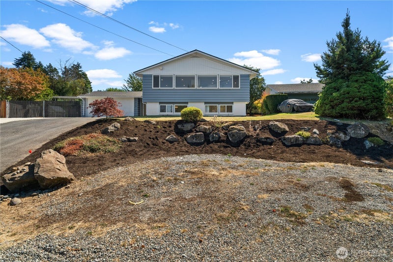 4019 Robin Road W