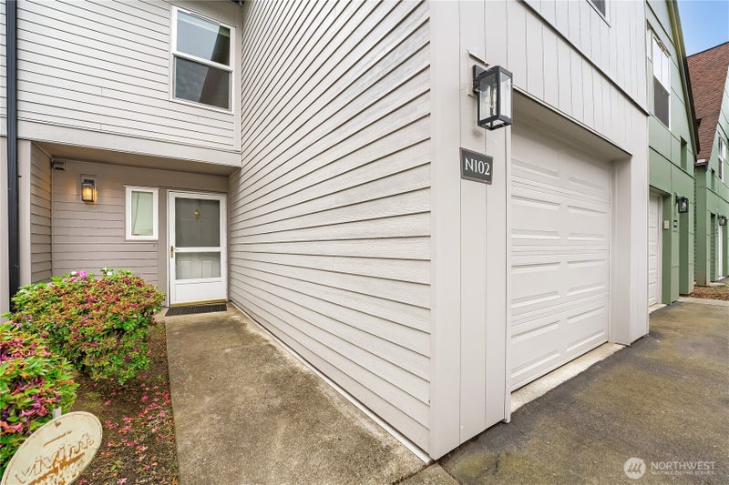 6711 S 239th Place N102