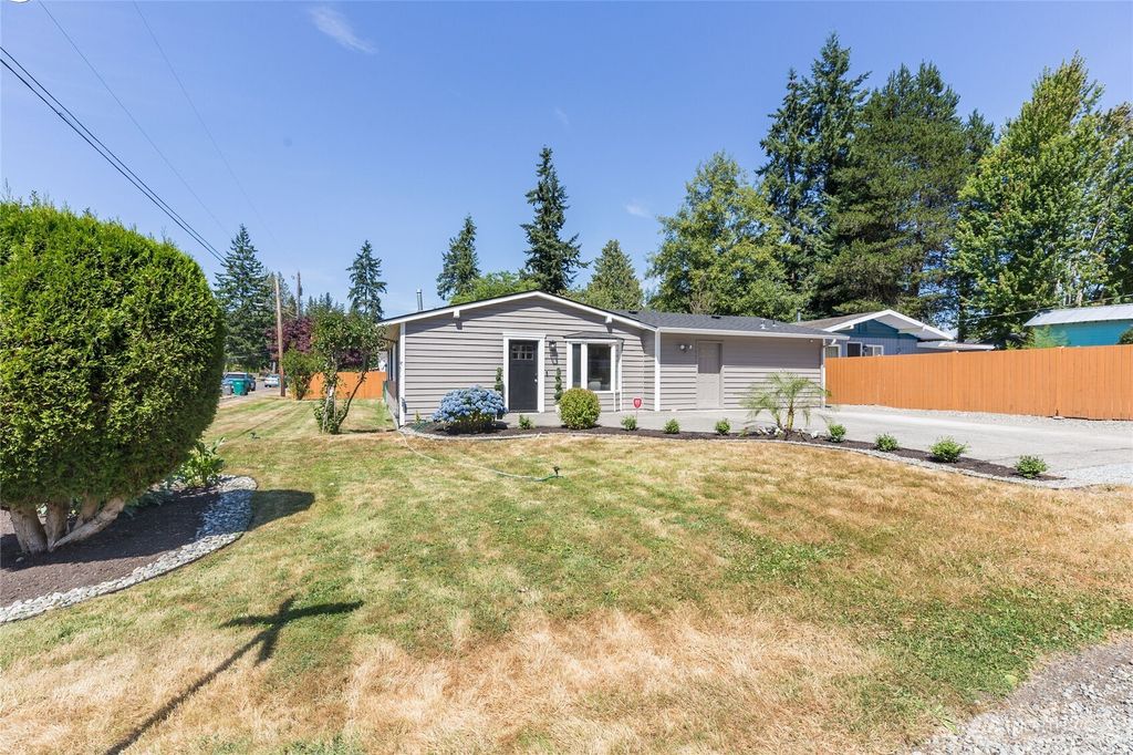 Photo of 5431 206th Street SW, Lynnwood, WA 98036 (MLS # 2415137)