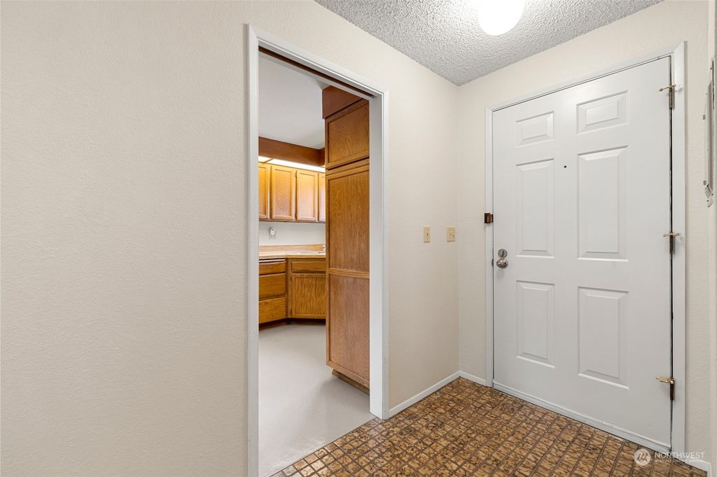 Photo of 1809 N 107th Street #302, Seattle, WA 98133 (MLS # 2299623)