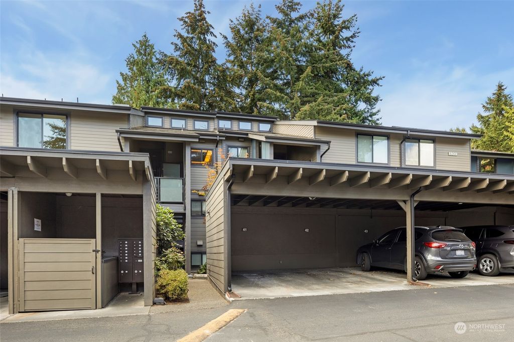 Photo of 1809 N 107th Street #302, Seattle, WA 98133 (MLS # 2299623)