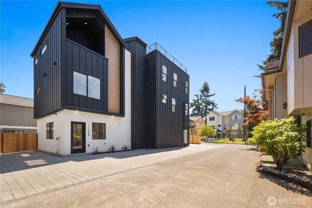 Photo of 726 N 89TH Street #B, Seattle, WA 98103 (MLS # 2580748)