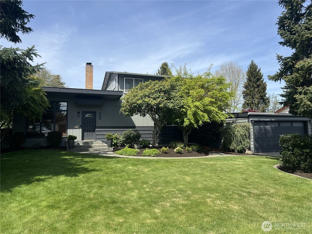 Photo of 1128 N Skyline Drive, Tacoma, WA 98406 (MLS # 2510505)