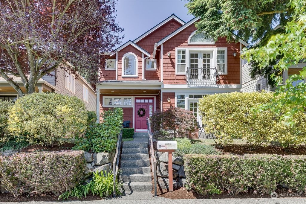 Photo of 7049 34th Avenue NE, Seattle, WA 98115 (MLS # 2065082)