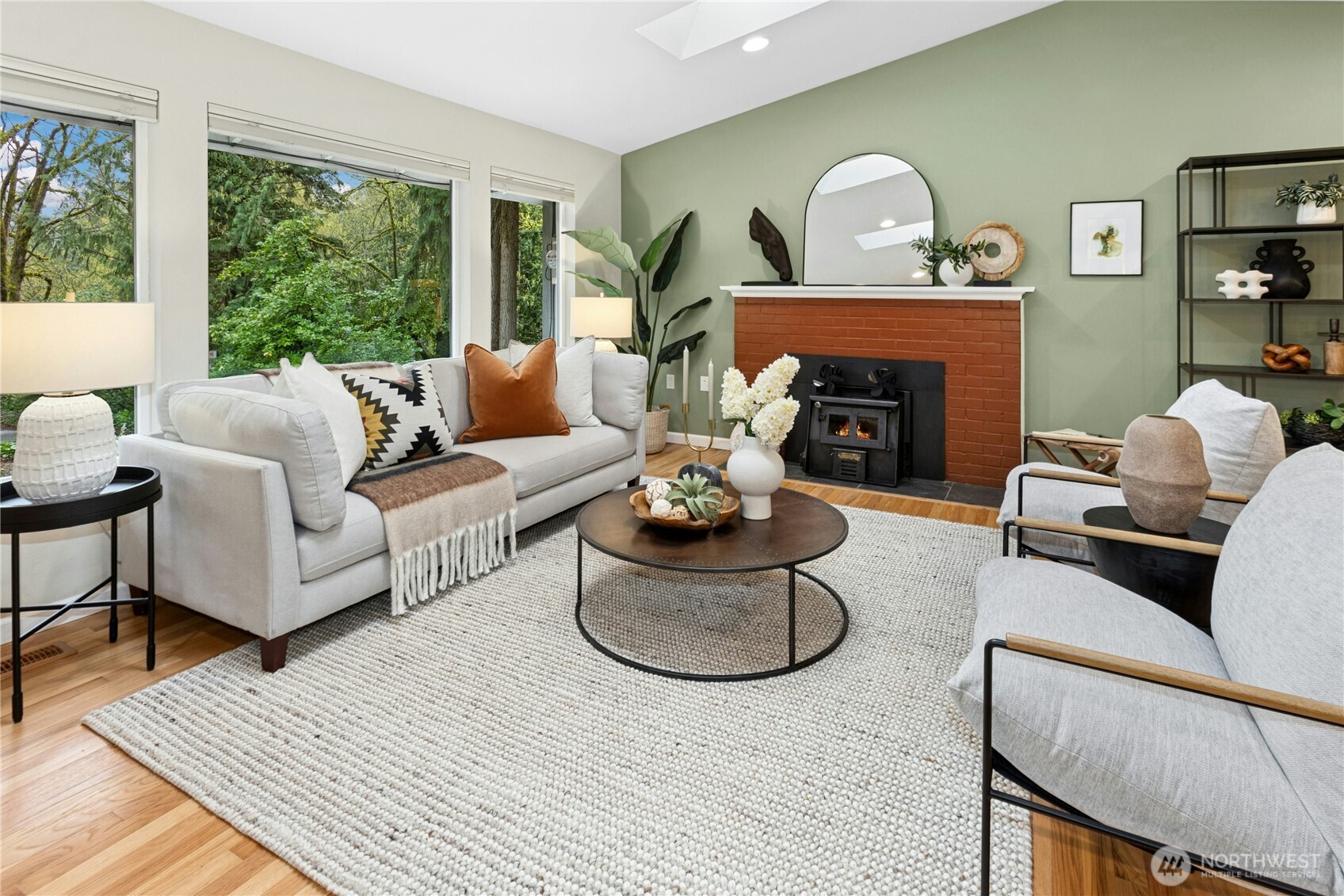 585 Mt Index Place SW