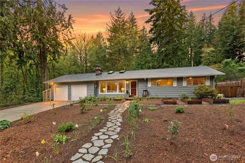 Photo of 585 Mt Index Place SW, Issaquah, WA 98027 (MLS # 2508426)