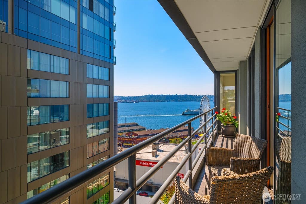 Photo of 98 Union Street #909, Seattle, WA 98101 (MLS # 2573265)
