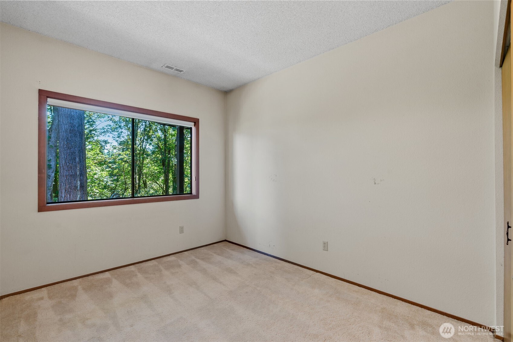 Bellevue, Washington 98006, United States, 3 Bedrooms Bedrooms, ,2 BathroomsBathrooms,Residential,Active,173296