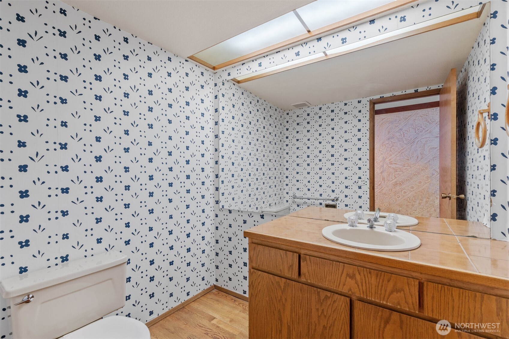 Bellevue, Washington 98006, United States, 3 Bedrooms Bedrooms, ,2 BathroomsBathrooms,Residential,Active,173296