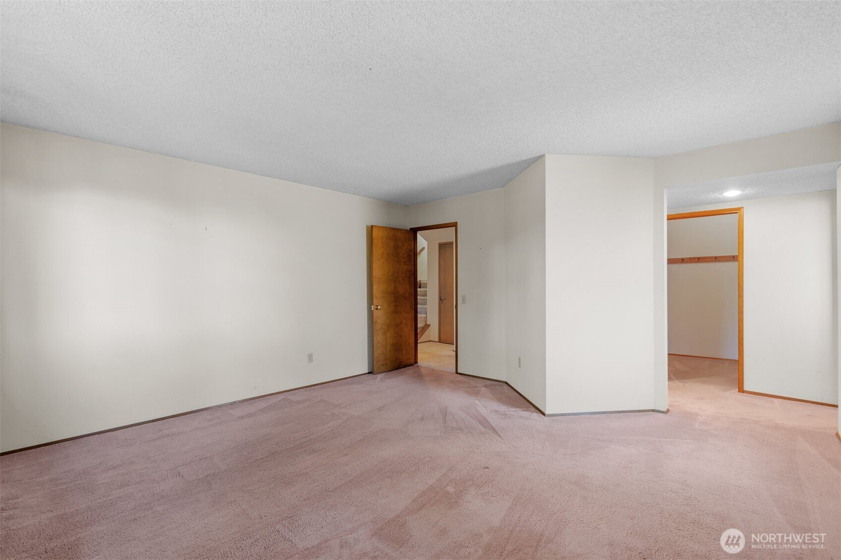 Bellevue, Washington 98006, United States, 3 Bedrooms Bedrooms, ,2 BathroomsBathrooms,Residential,Active,173296