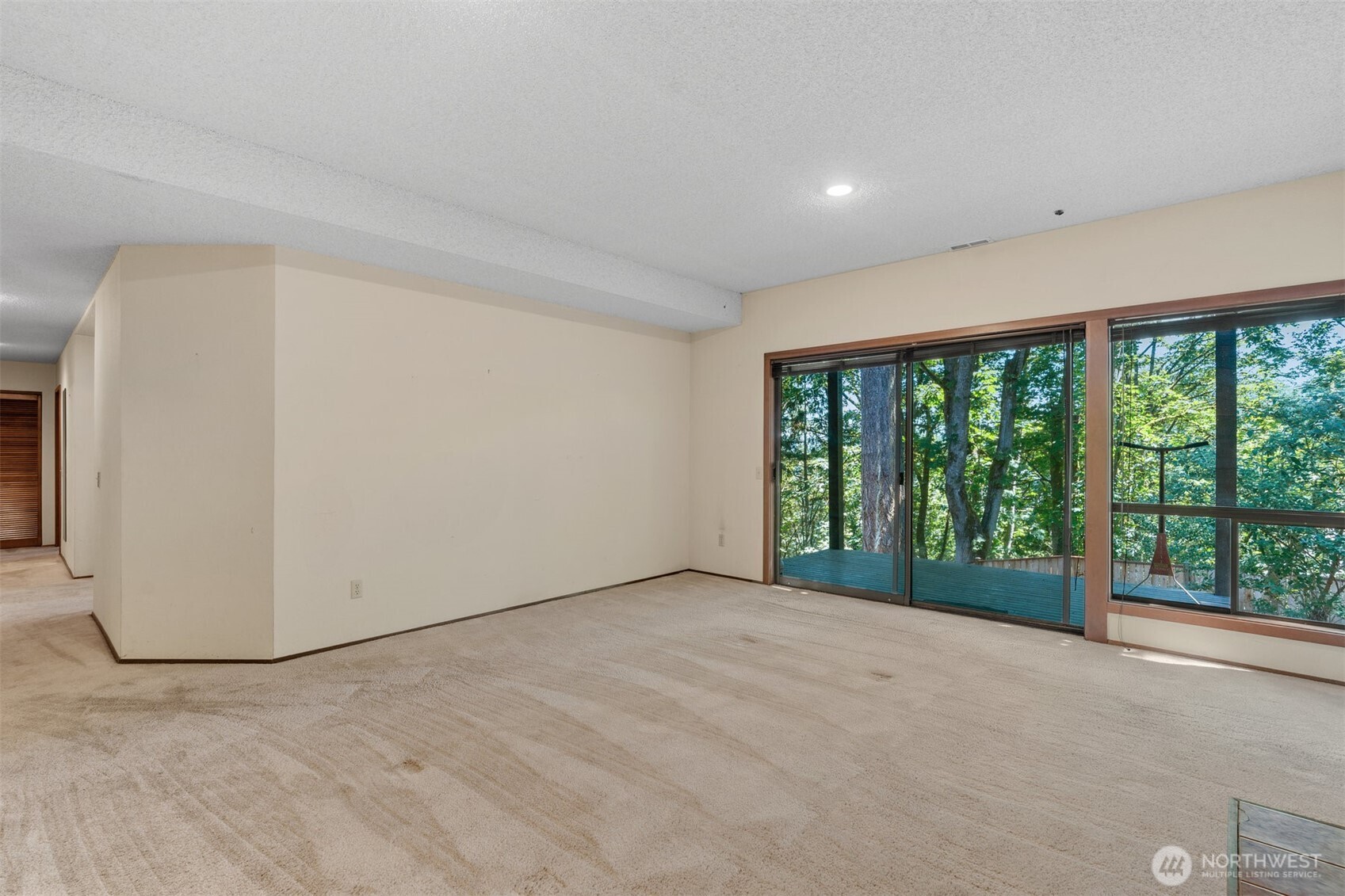 Bellevue, Washington 98006, United States, 3 Bedrooms Bedrooms, ,2 BathroomsBathrooms,Residential,Active,173296