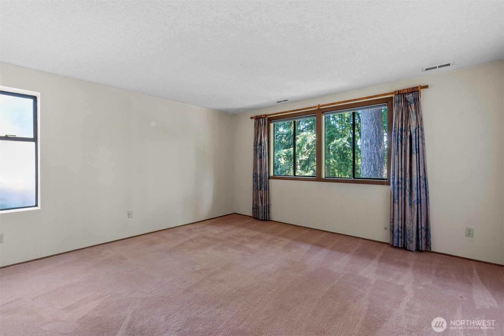 Bellevue, Washington 98006, United States, 3 Bedrooms Bedrooms, ,2 BathroomsBathrooms,Residential,Active,173296