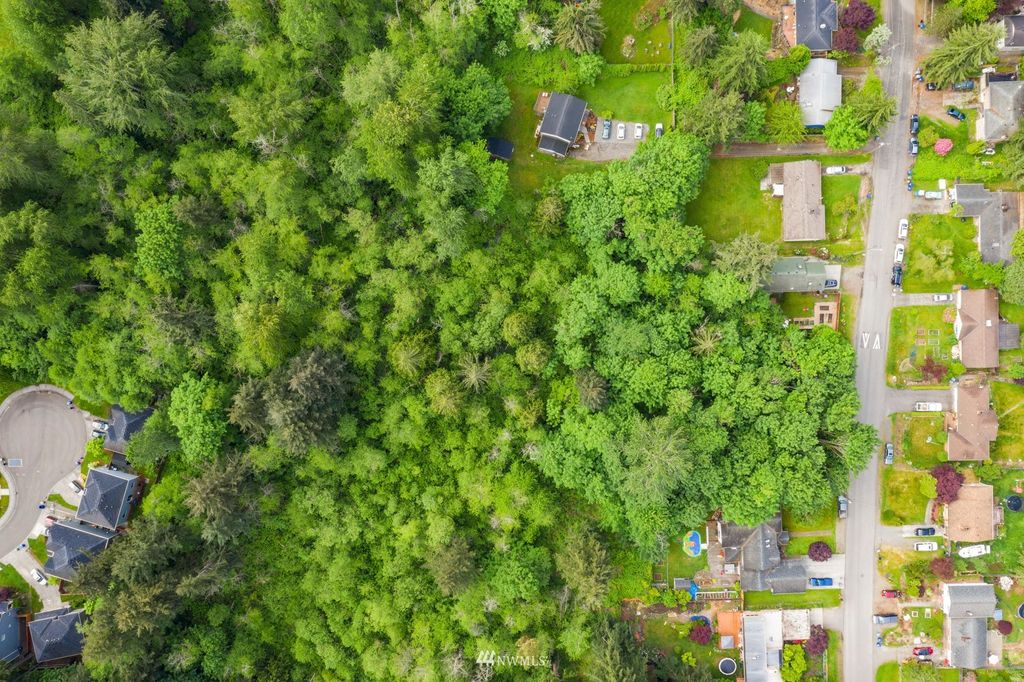 Photo of 15008 75th Avenue NE, Kenmore, WA 98028 (MLS # 1943102)