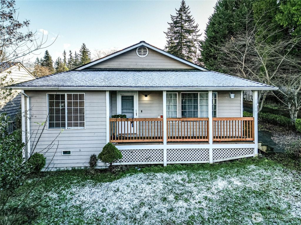 Photo of 1716 Scenic Drive, Everett, WA 98203 (MLS # 2463049)