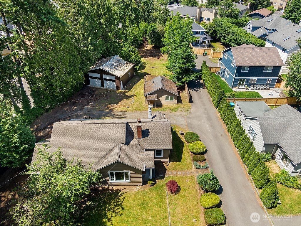 1564 Serpentine Place