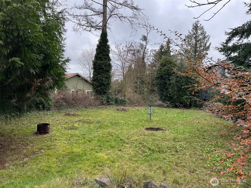 Photo of 1564 NE Serpentine Place, Shoreline, WA 98155 (MLS # 2470749)