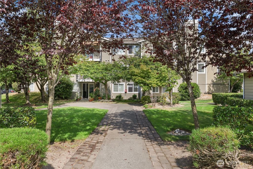Photo of 28712 18th Avenue S #X201, Federal Way, WA 98003 (MLS # 2431876)