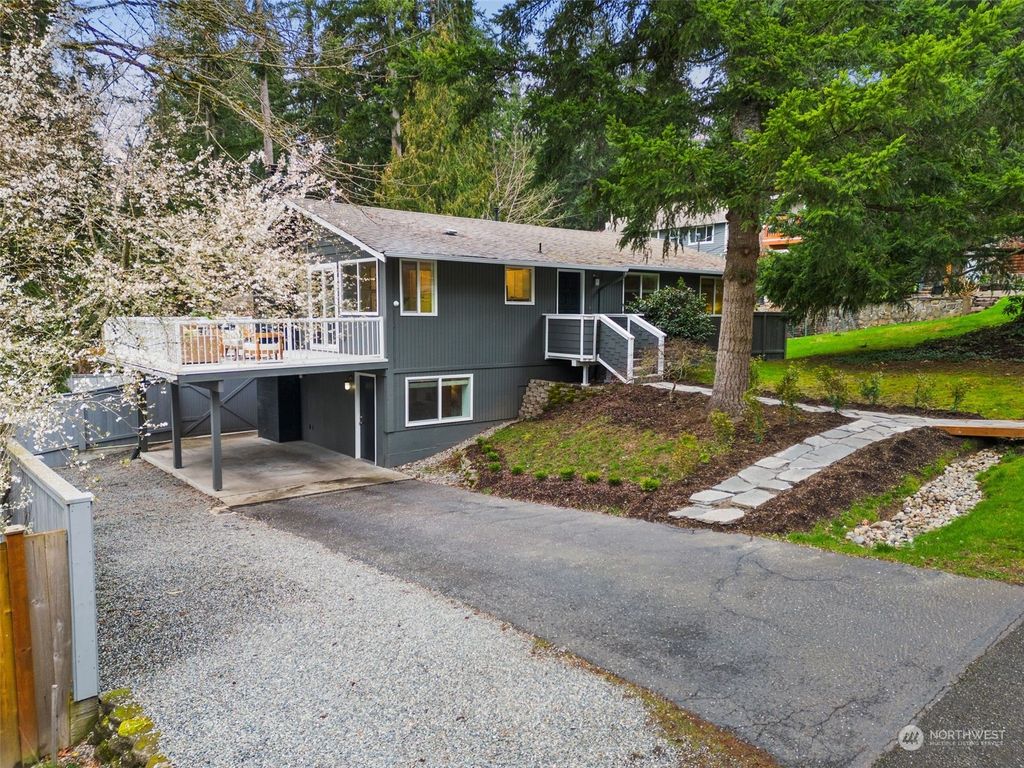 Photo of 1013 213th Place NE, Sammamish, WA 98074 (MLS # 2207035)